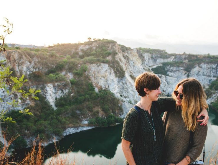 MAJKE, NE PREDAJTE SE OSJEĆAJU USAMLJENOSTI, usamljenost, prijateljstvo, prijateljica