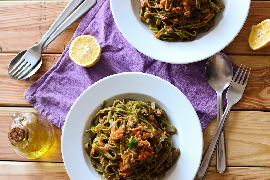 Zeleni rezanci (tagliatelle) s tunjevinom i kaparima
