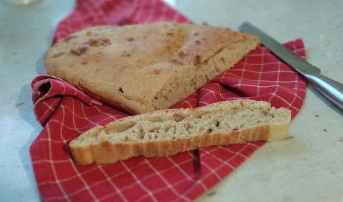 Jednostavni domaći kruh od pirovog brašna, Pir, Pirovo brašno, Dan po dan, Domaćinstvo, Kruh i peciva