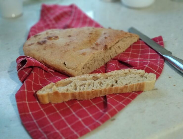 Jednostavni domaći kruh od pirovog brašna, Pir, Pirovo brašno, Dan po dan, Domaćinstvo, Kruh i peciva
