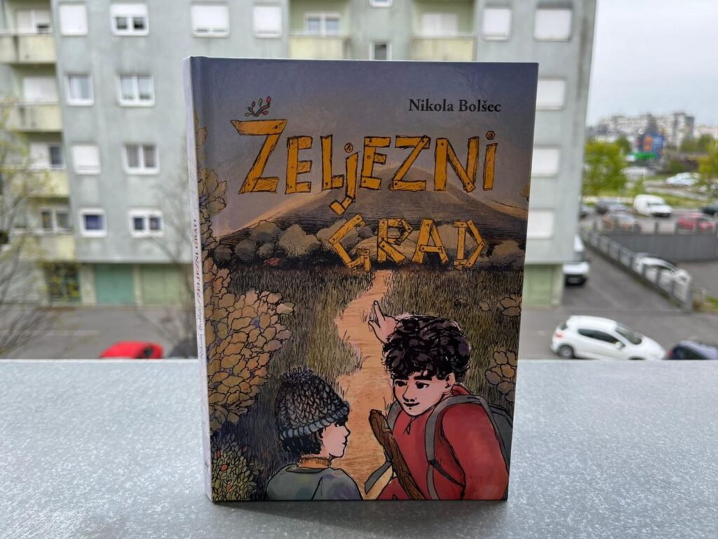 među nama, recenzija, željezni grad