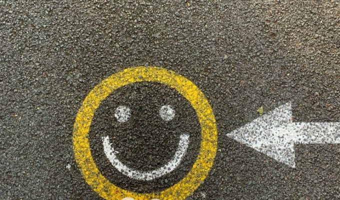 Biti kao keks; Zahalnost; Čekanje